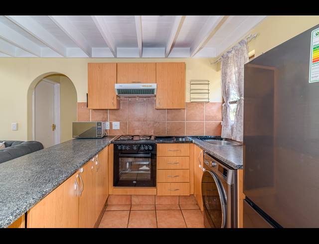 2 BEDROOM APARTMENT FOR SALE IN PAULSHOF